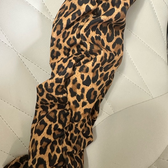 Leopard Rouched Legging - Picture 2 of 9